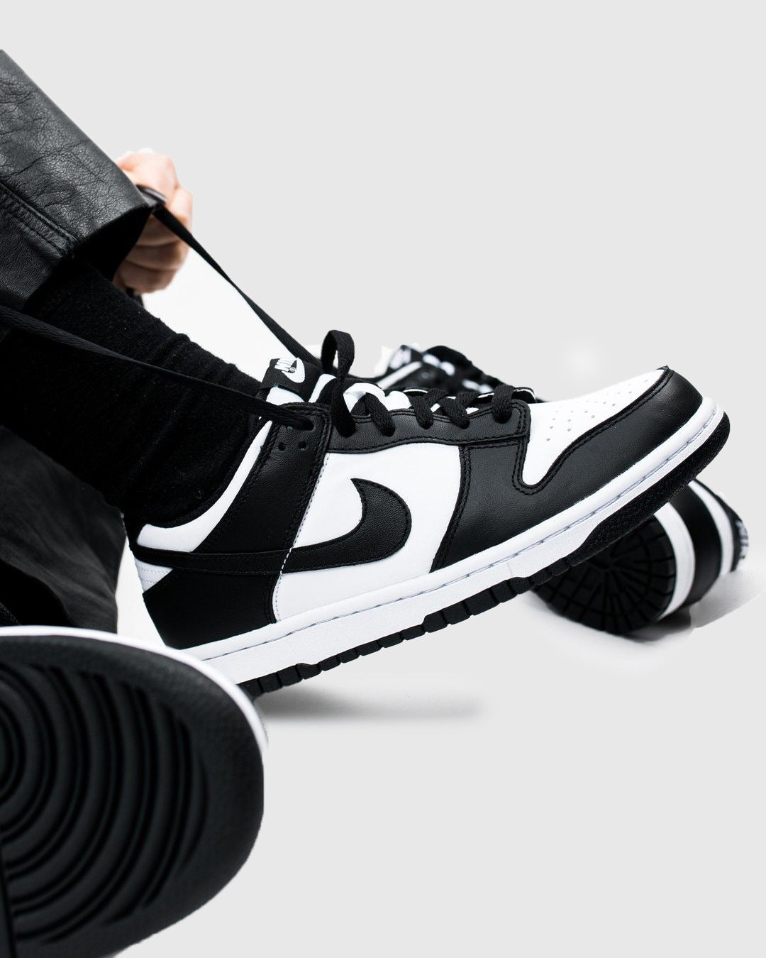 NIKE LOW DUNK BLACK-WHITE SHOES