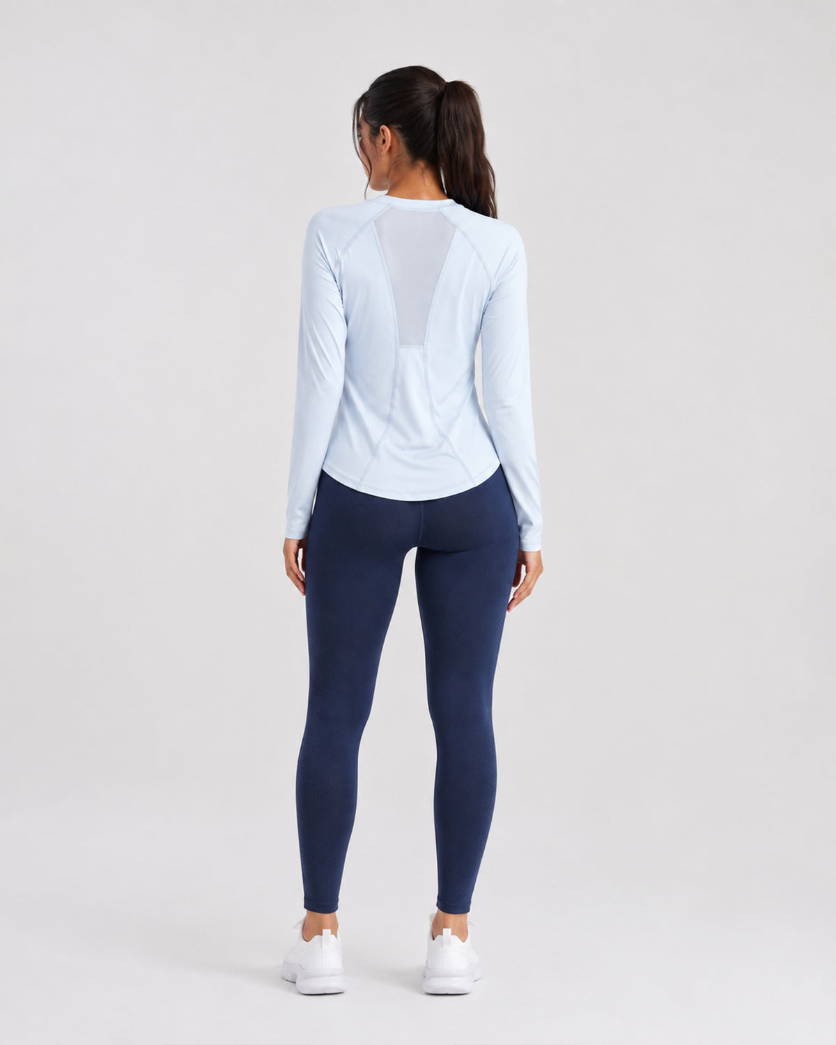 ALO ESSENTIAL LIGHT BLUE LONG SLEEVE