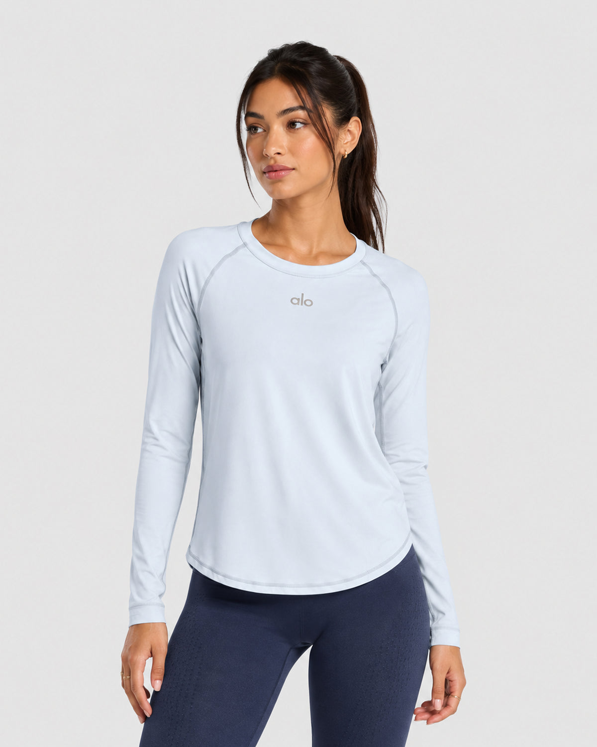 ALO ESSENTIAL LIGHT BLUE LONG SLEEVE