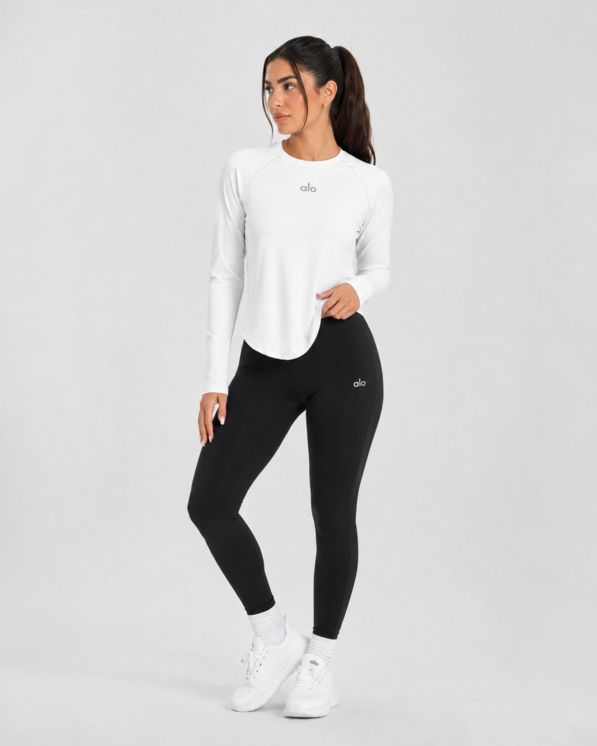 ALO ESSENTIAL WHITE LONG SLEEVE