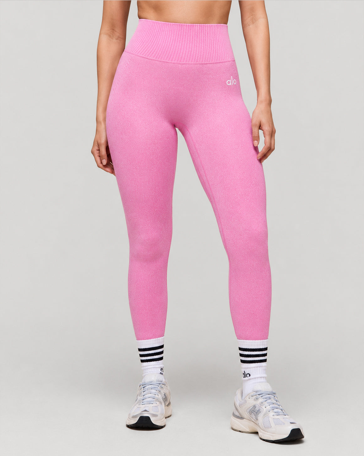 ALO MOVE PINK SEAMLESS LEGGING