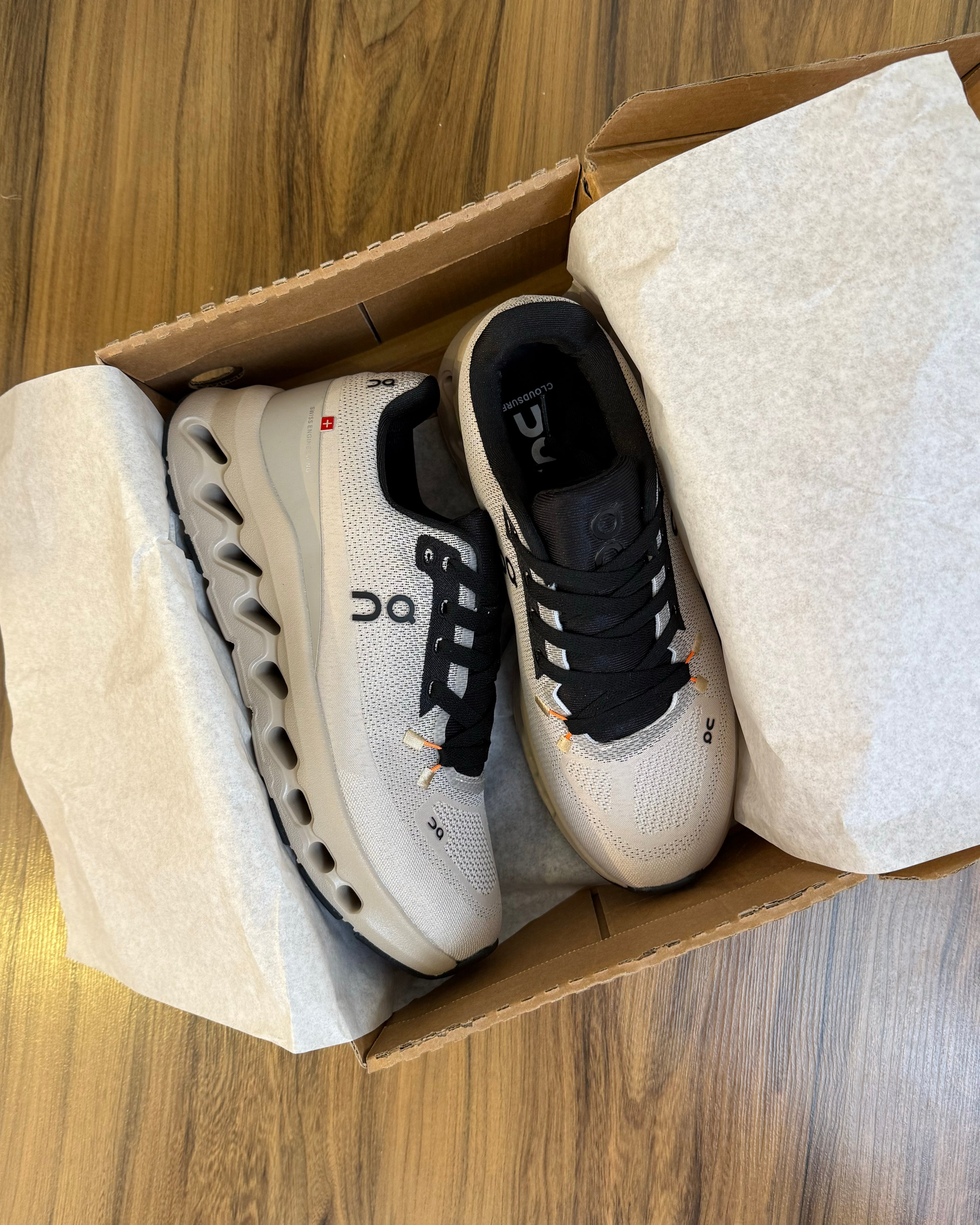 CLOUDTILT BEIGE BLACK SHOES